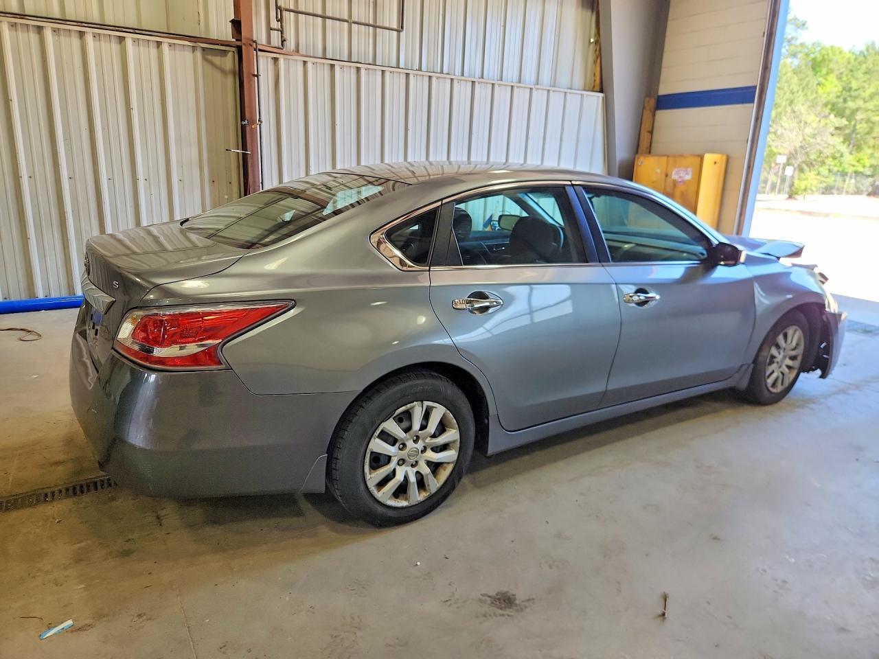 2015 Nissan Altima - Фото 3