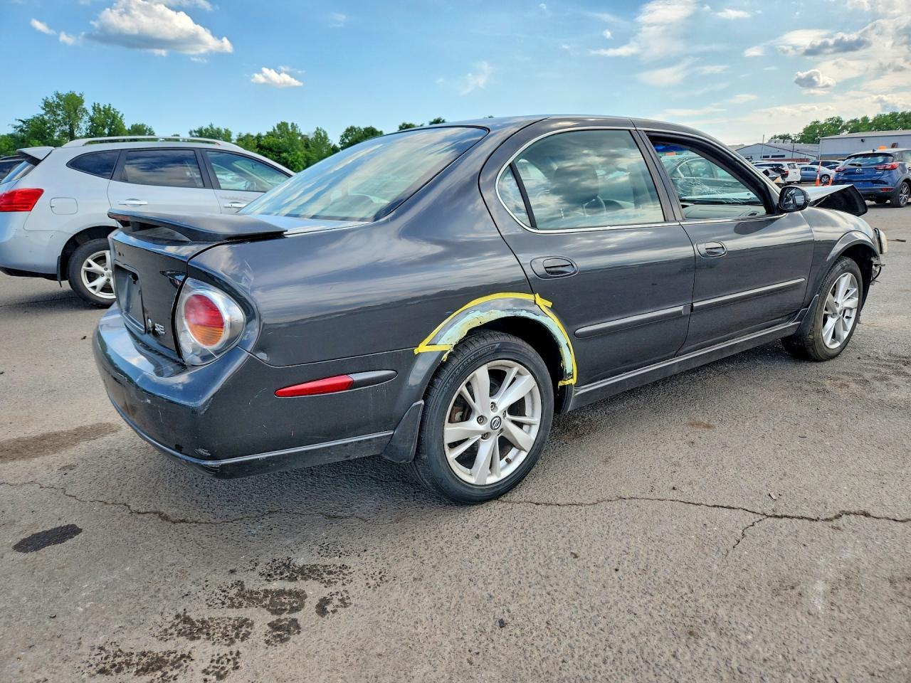 2002 Nissan Maxima Gxe - Image 3