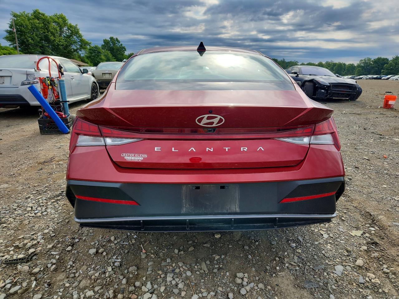 2025 Hyundai Elantra Sel - Image 6