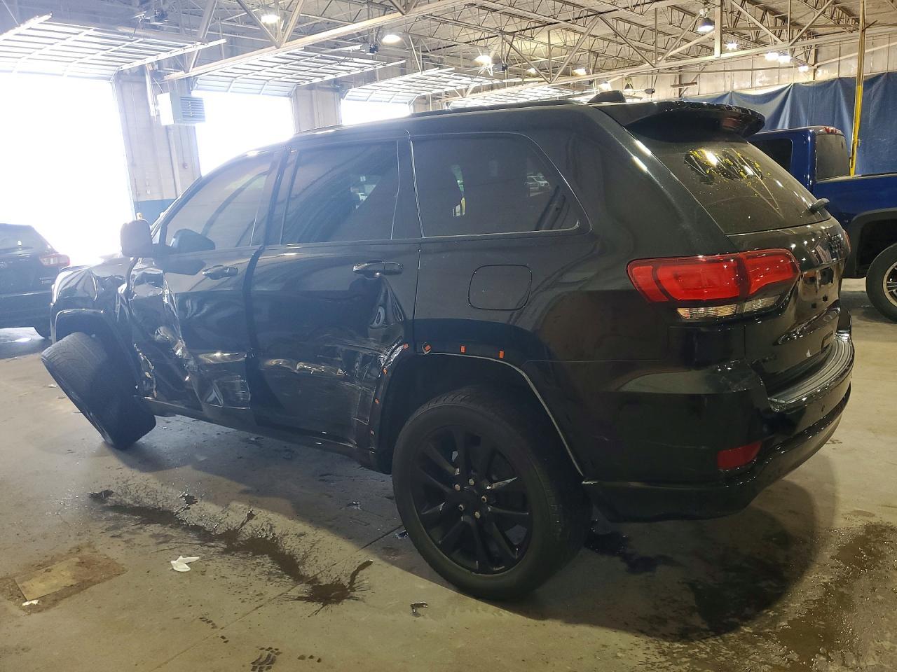 2018 Jeep Grand Cherokee Laredo - Image 2