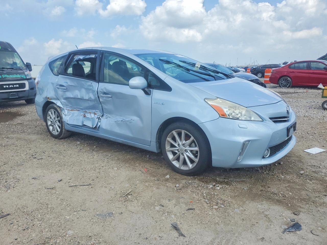 2014 Toyota Prius V Five - Фото 4