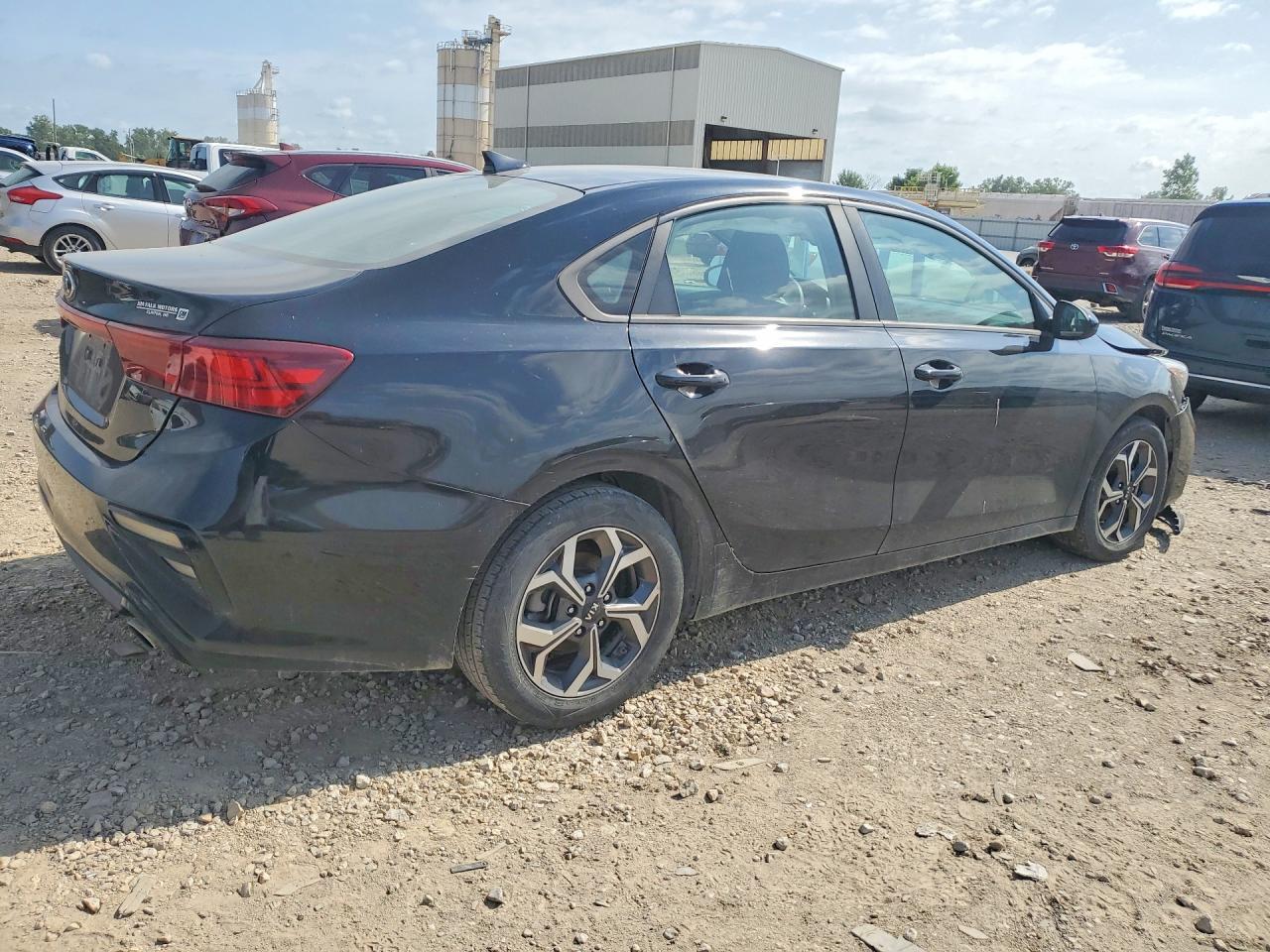 2019 Kia Forte Lxs - Фото 3