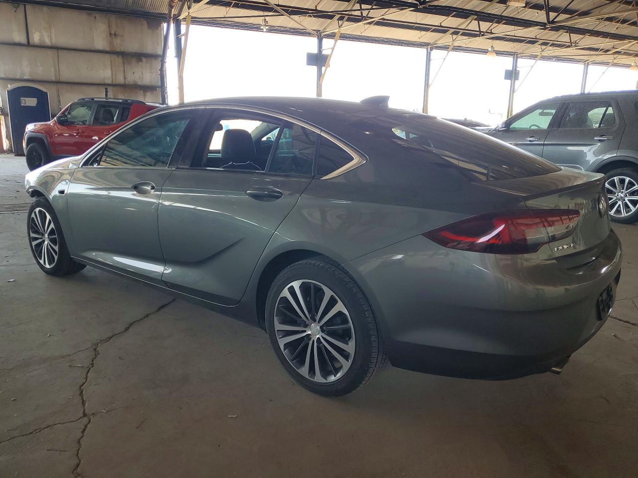 2018 Buick Regal Essence - Image 2