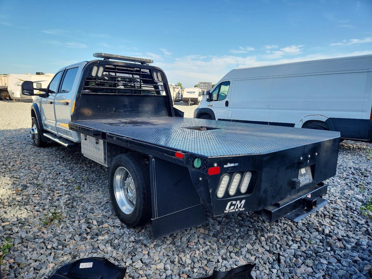 2024 Ford F550 Super Duty - Фото 3