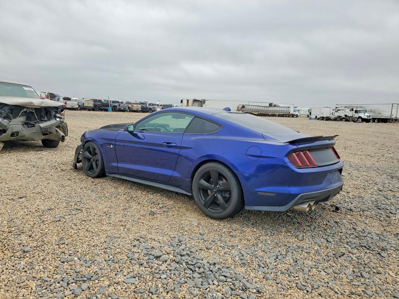 2016 Ford Mustang Gt - Фото 2