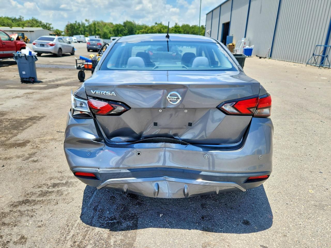 2020 Nissan Versa S - Фото 6
