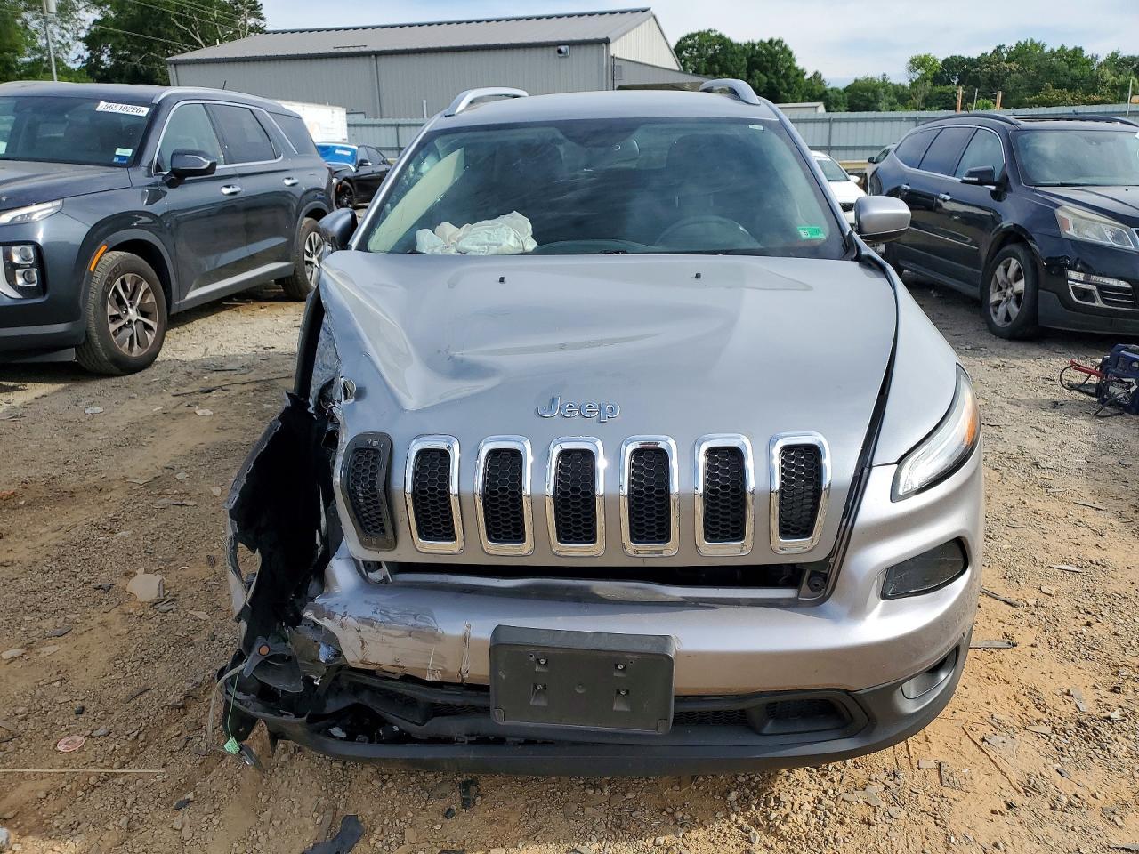 2017 Jeep Cheerokee - Фото 5