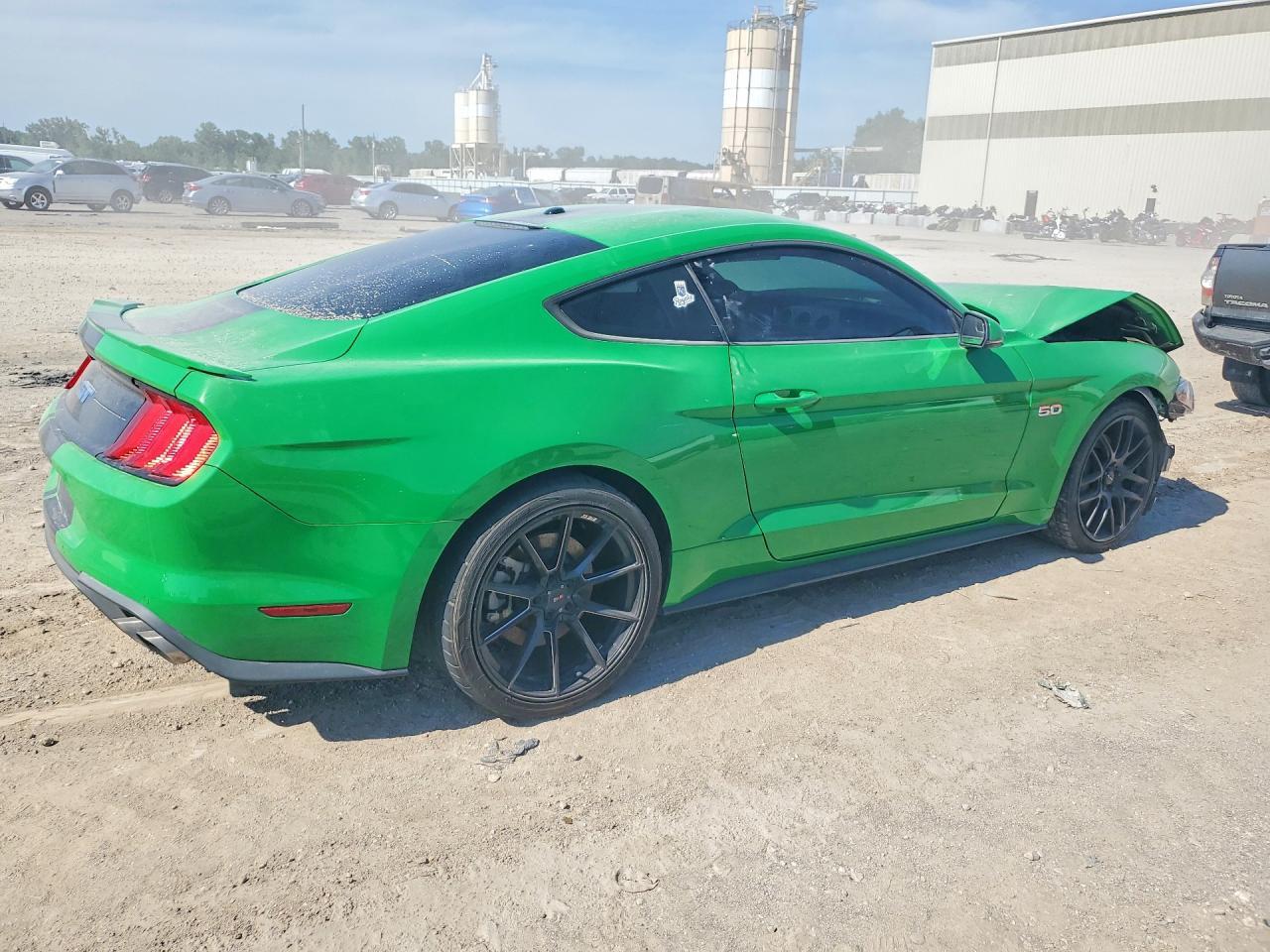 2019 Ford Mustang - Image 3