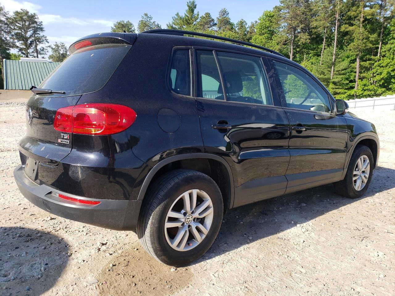 2016 Volkswagen Tiguan S - Image 3
