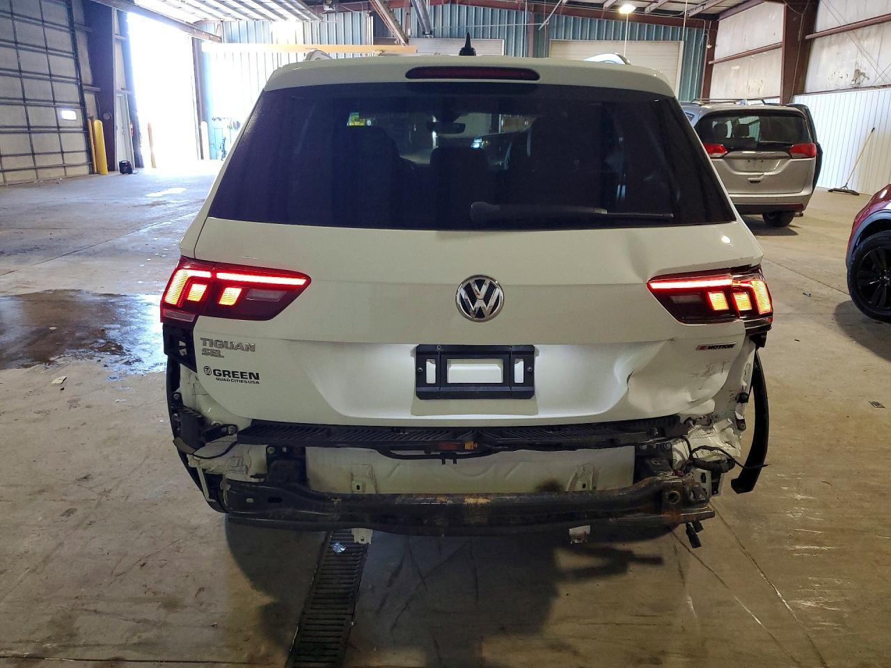 2021 Volkswagen Tiguan Sel Premium R-Line - Image 6