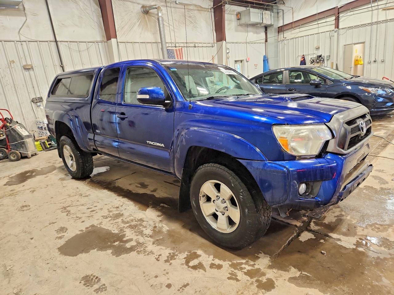 2015 Toyota Tacoma V6 - Image 4
