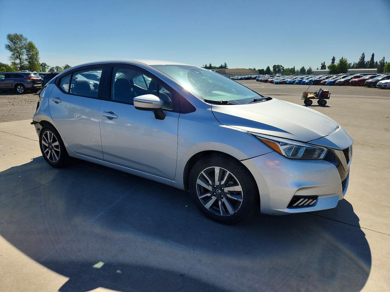 2020 Nissan Versa Sv - Image 4