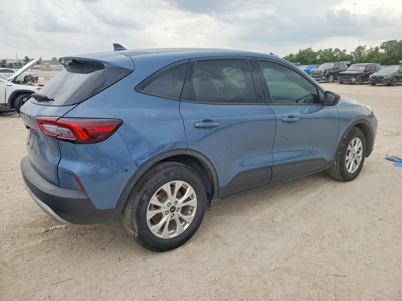 2025 Ford Escape Active - Фото 3