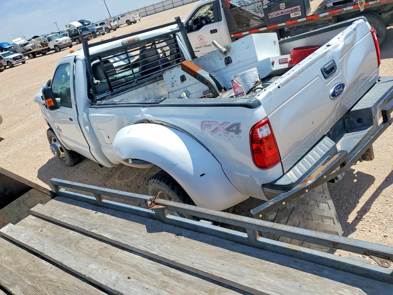 2013 Ford F350 Super Duty - Фото 2