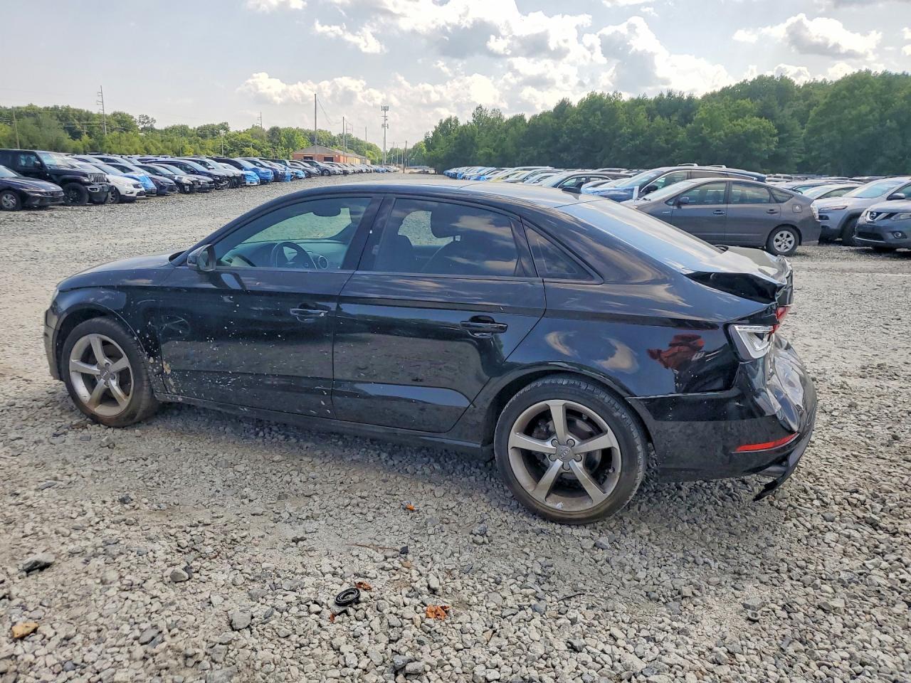 2015 Audi A3 Premium - Фото 2