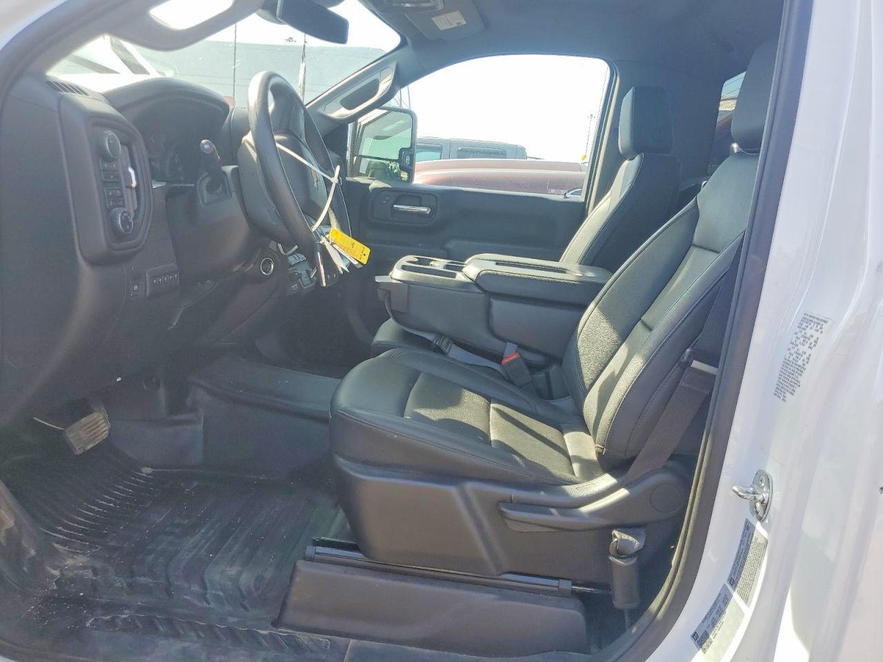 2025 Chevrolet Silverado K3500 - Фото 7