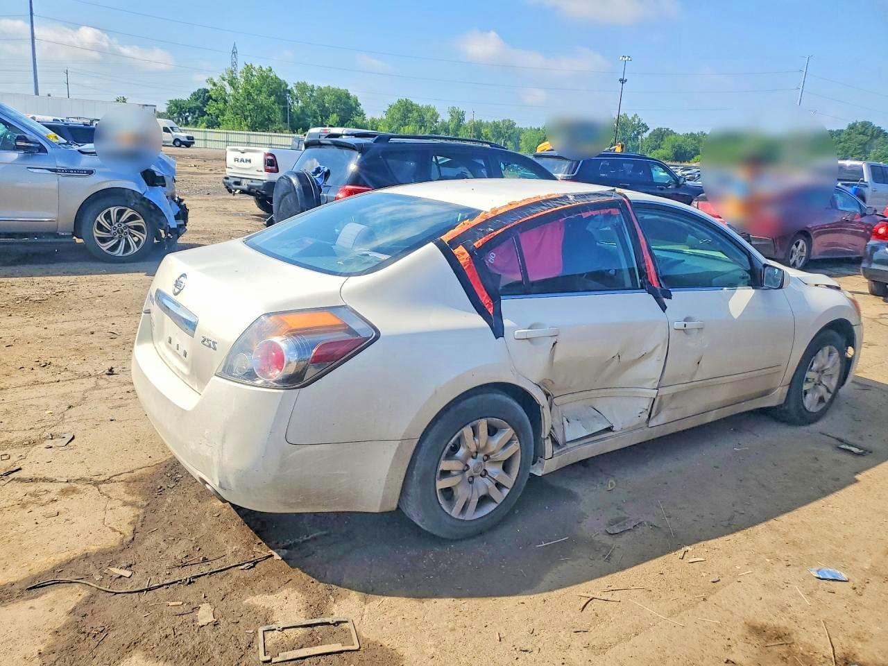 2012 Nissan Altima 2.5 - Image 3