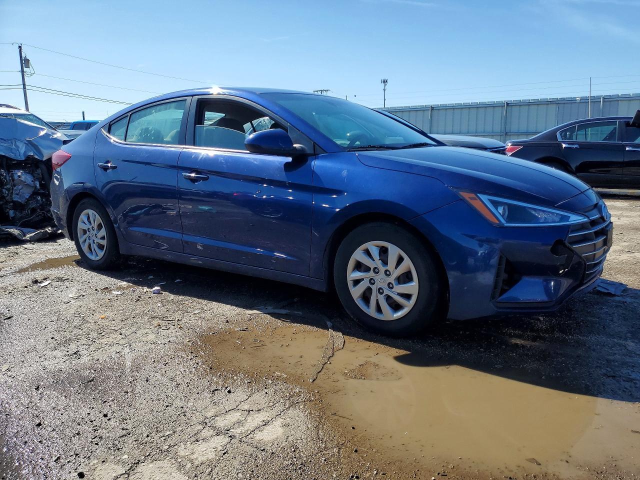 2020 Hyundai Elantra Se - Image 4