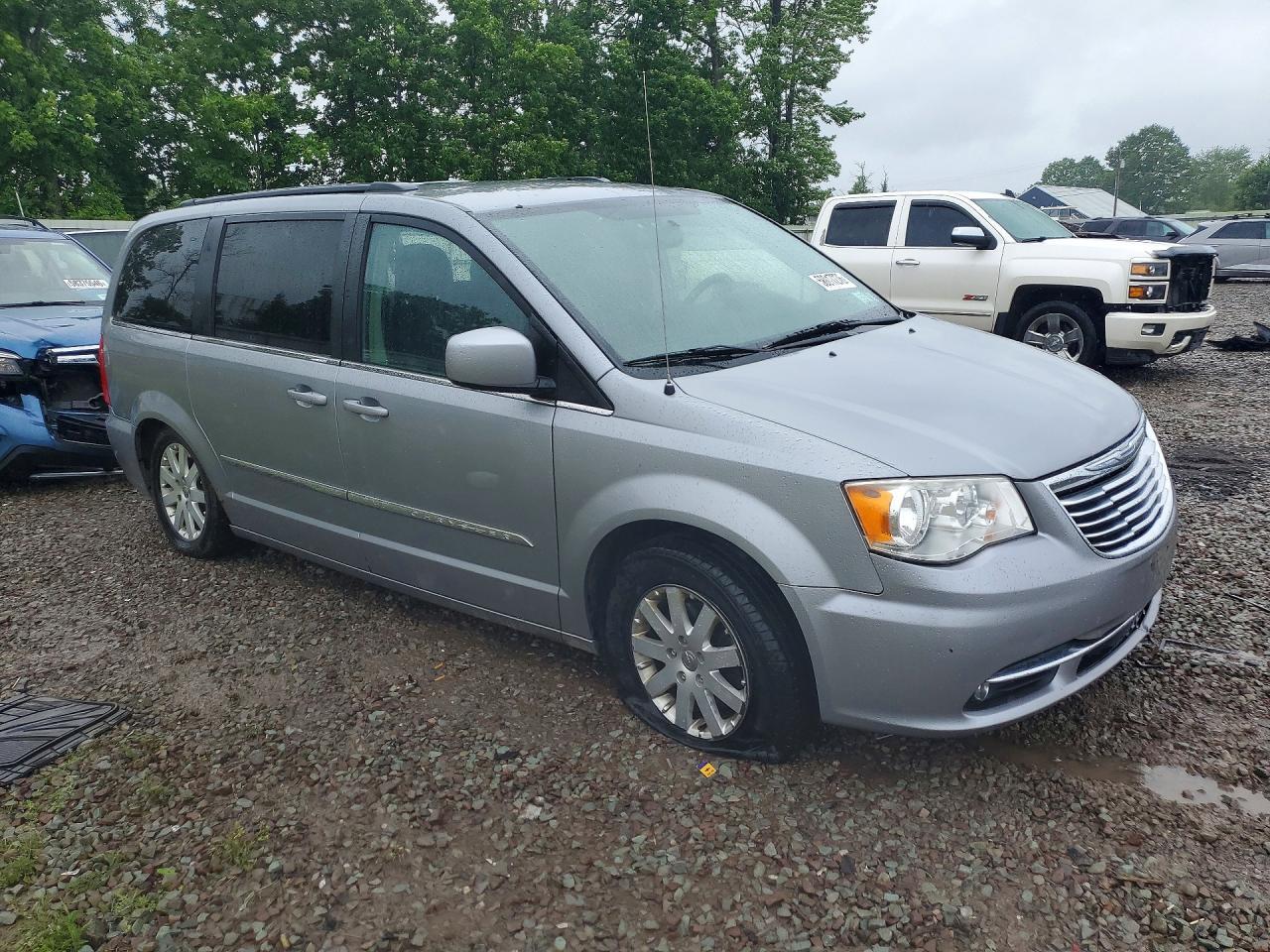 2014 Chrysler Town & Country Touring - Image 4