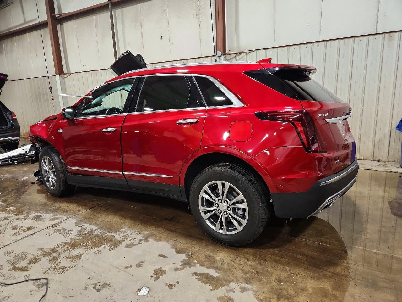2023 Cadillac Xt5 Premium Luxury - Image 2