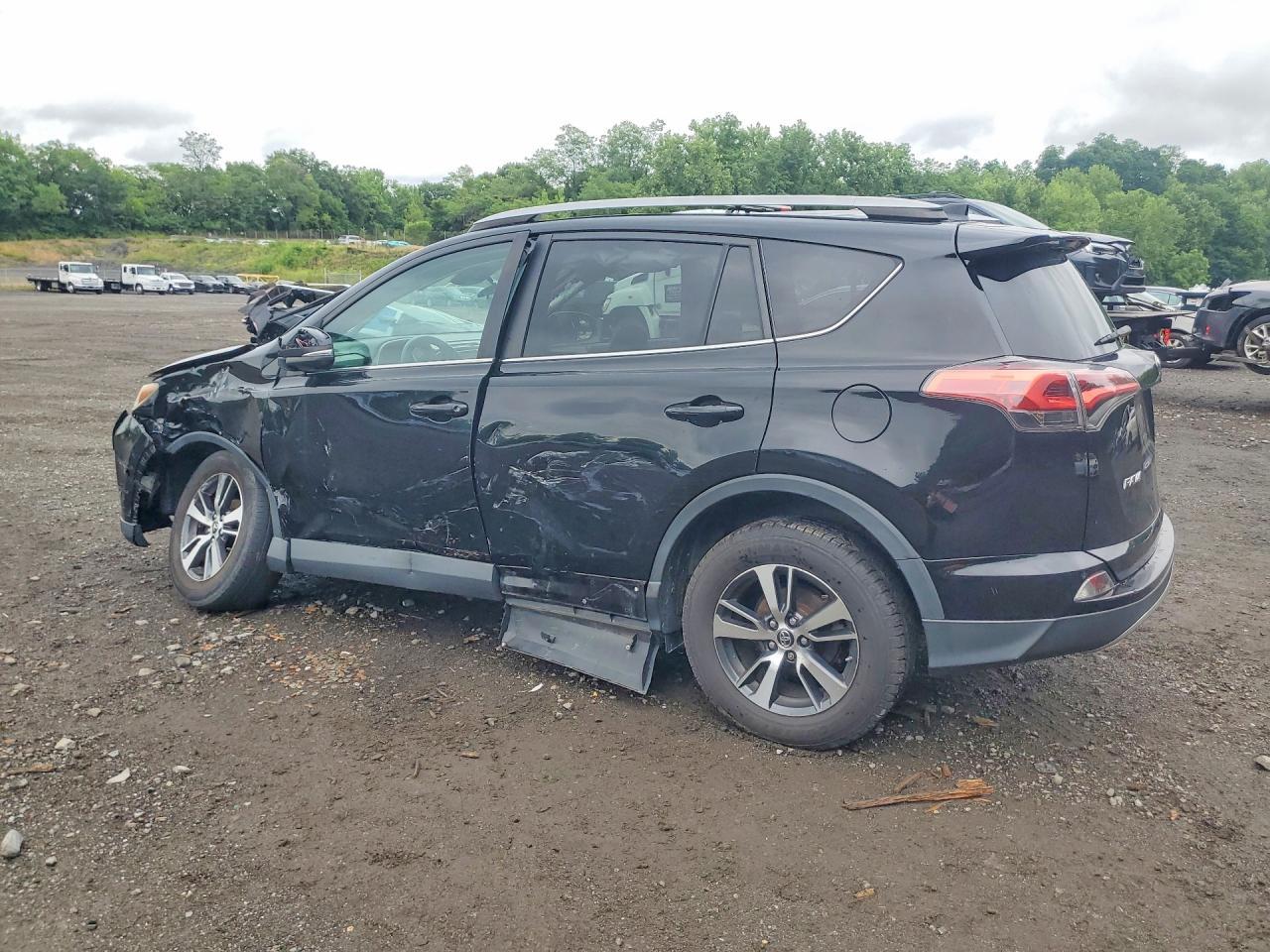 2017 Toyota Rav4 Xle - Фото 2