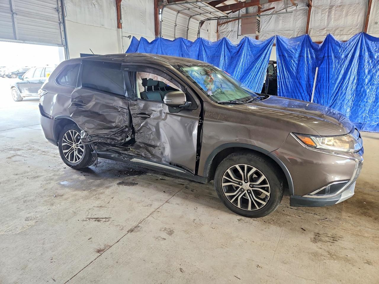 2016 Mitsubishi Outlander Se - Фото 4