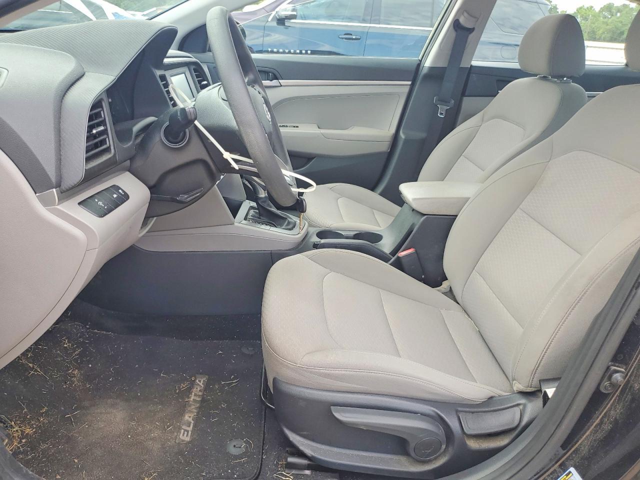 2020 Hyundai Elantra Se - Фото 7
