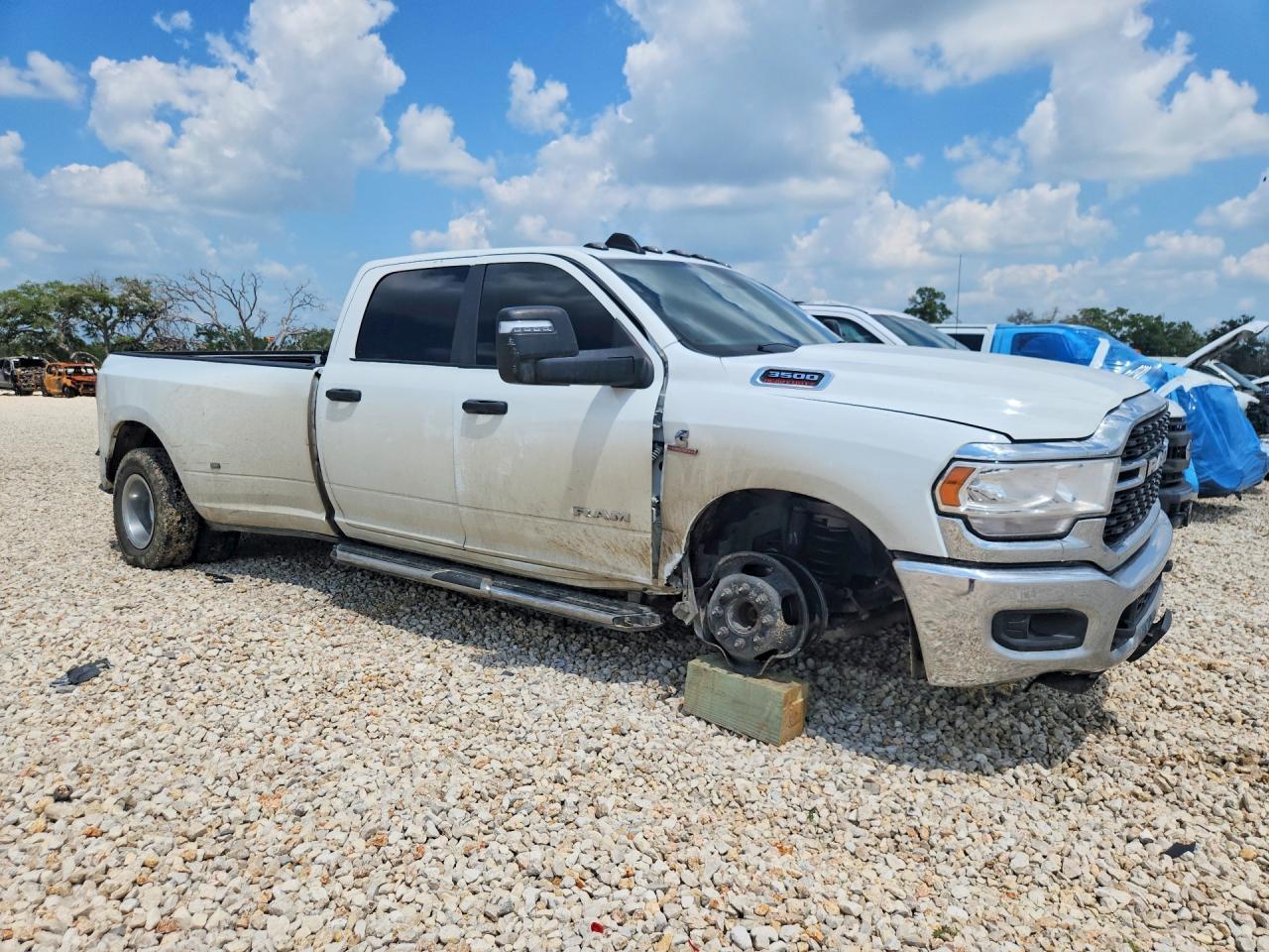 2023 Ram 3500 Big Horn - Фото 4