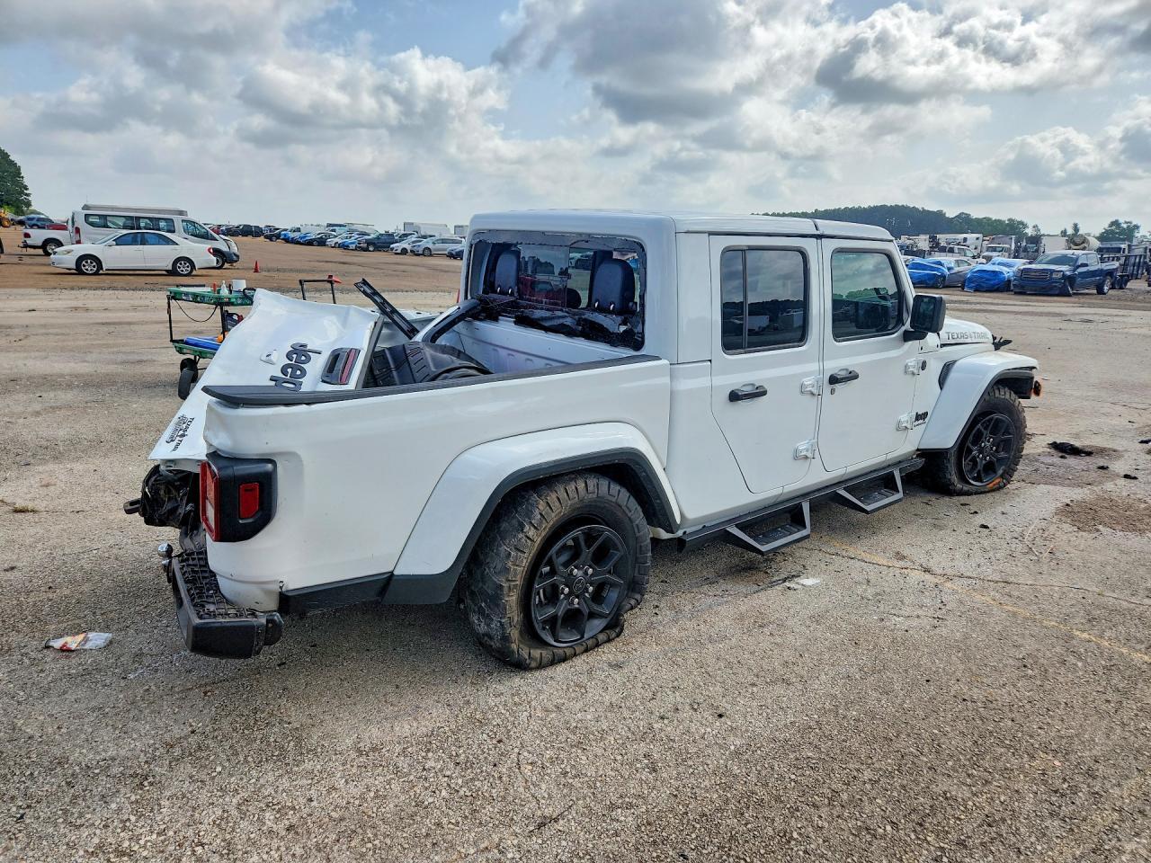2024 Jeep Gladiator Sport - Image 3