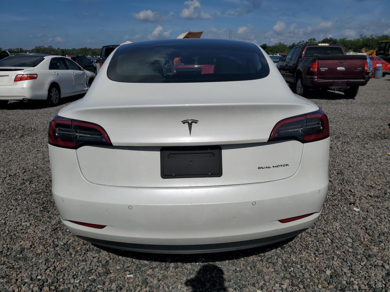 2020 Tesla Model 3 - Фото 6