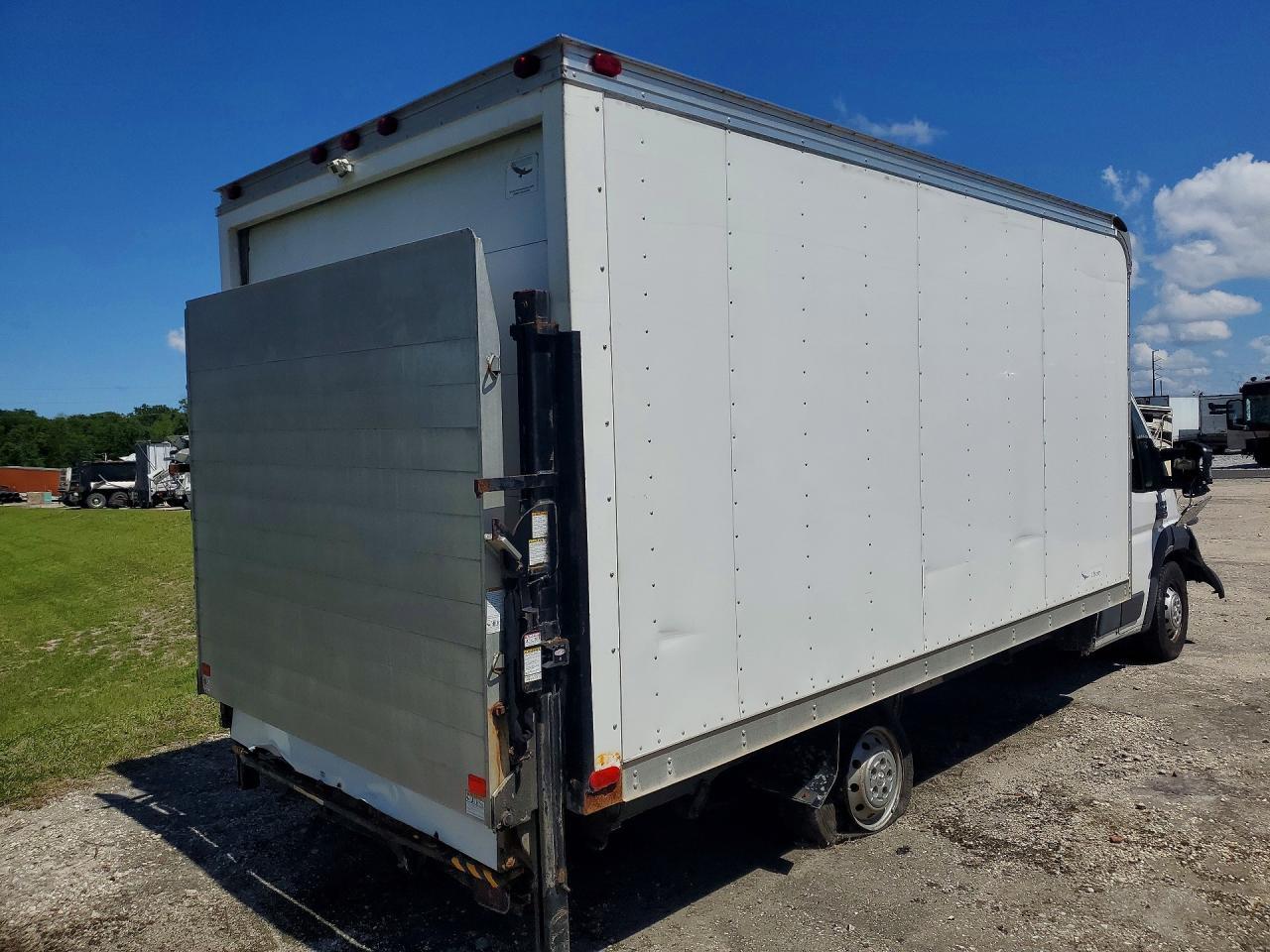 2018 Ram Promaster 3500 Box Truck - Image 3