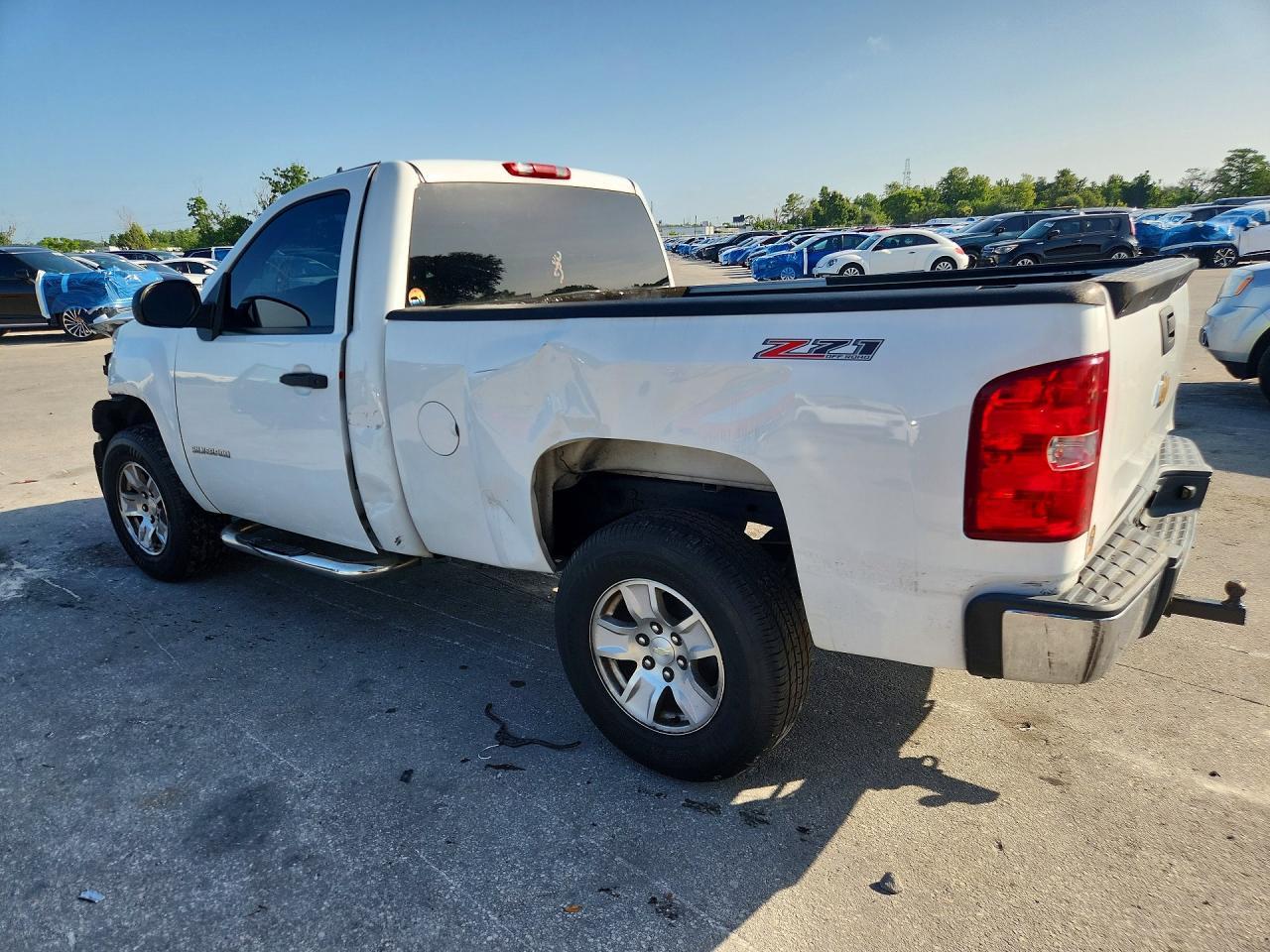 2008 Chevrolet Silverado C1500 - Фото 2