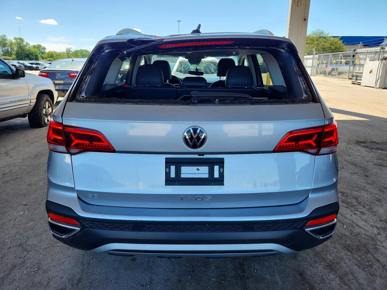 2024 Volkswagen Taos Se - Image 6