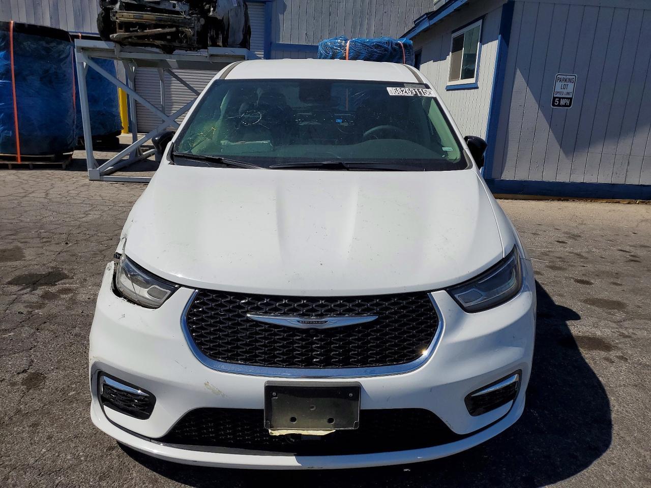 2024 Chrysler Pacifica Touring L - Image 5