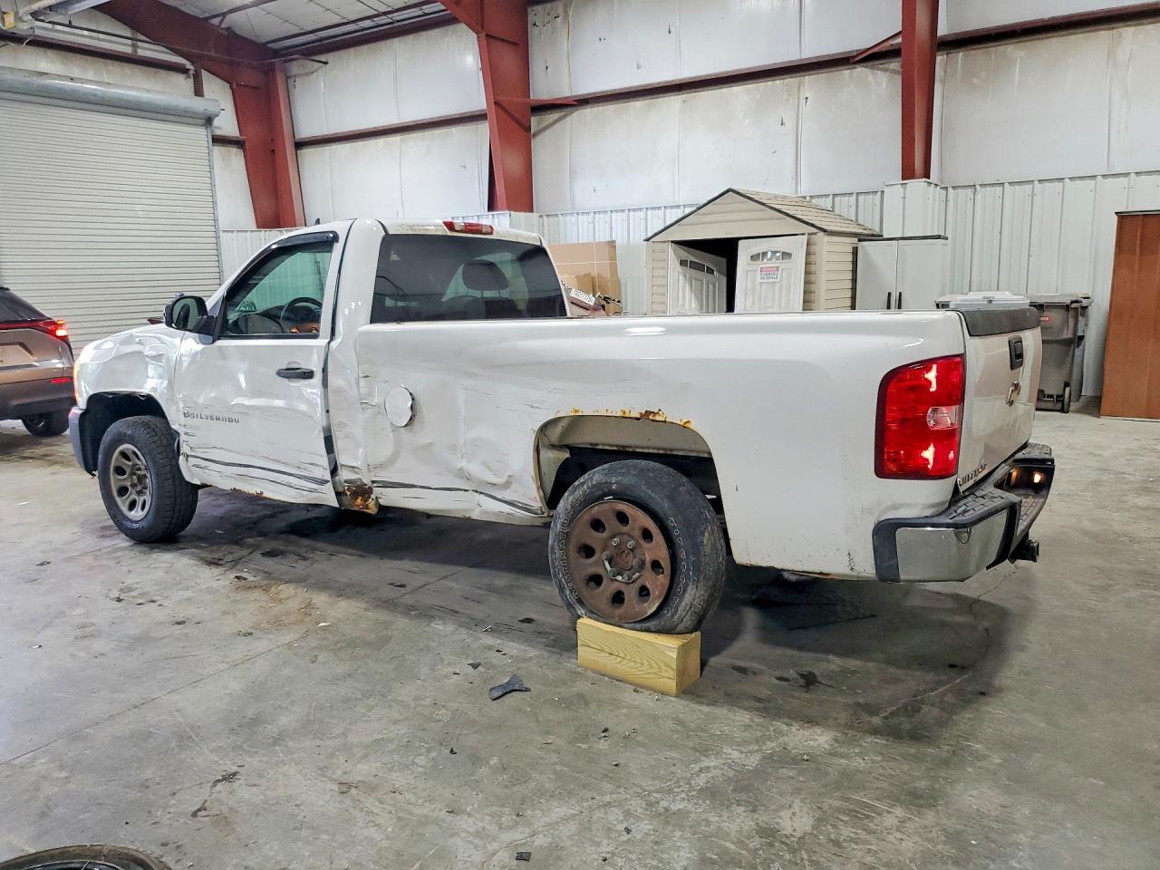 2008 Chevrolet Silverado C1500 - Фото 2