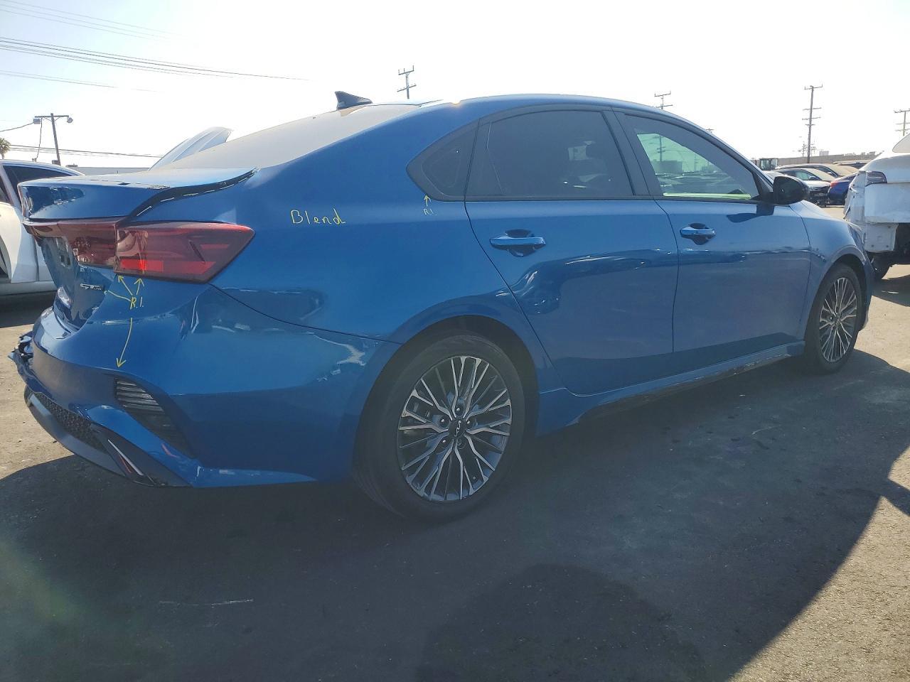 2023 Kia Forte Gt Line - Image 3
