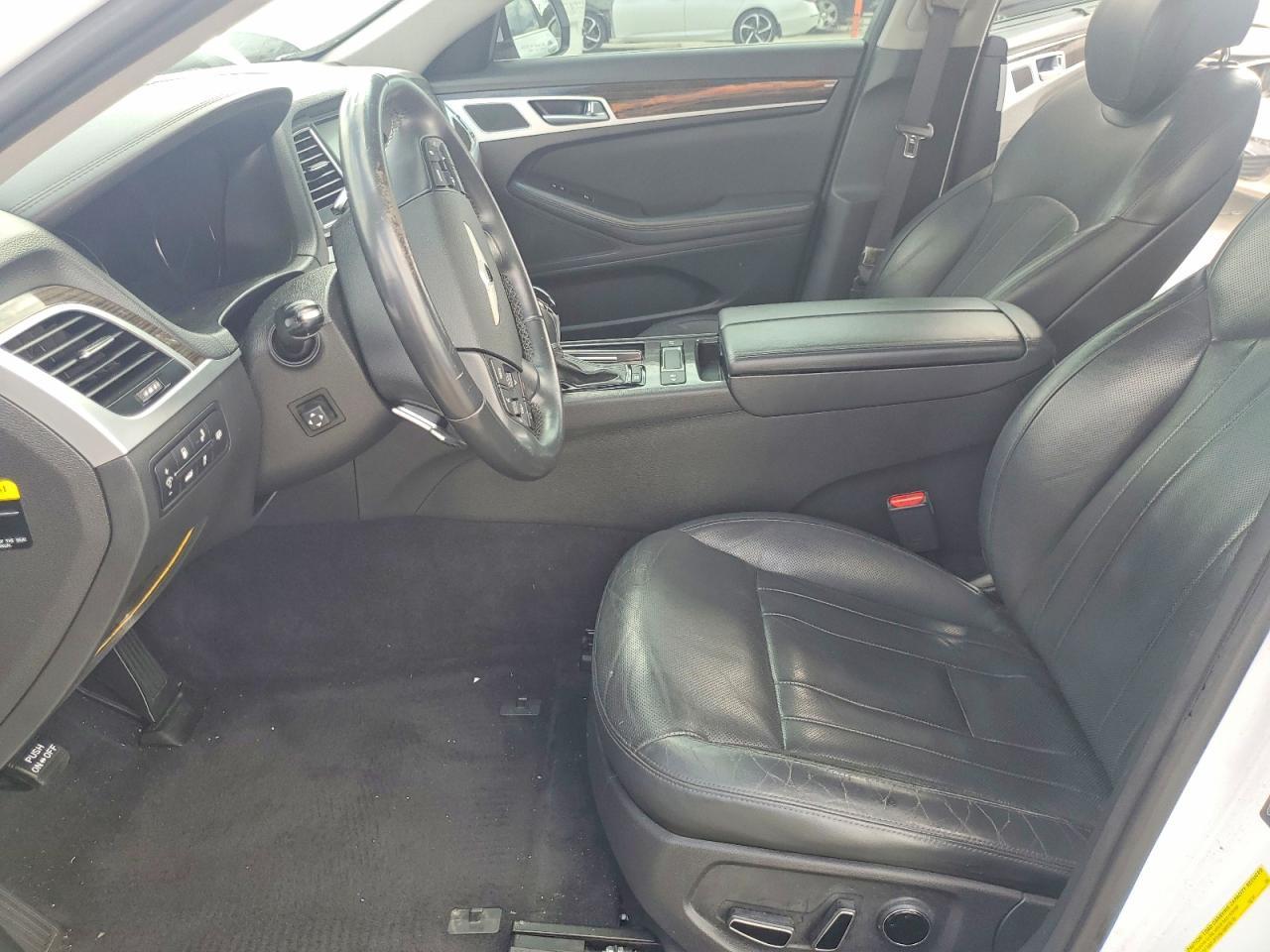 2015 Hyundai Genesis 3.8L - Image 7