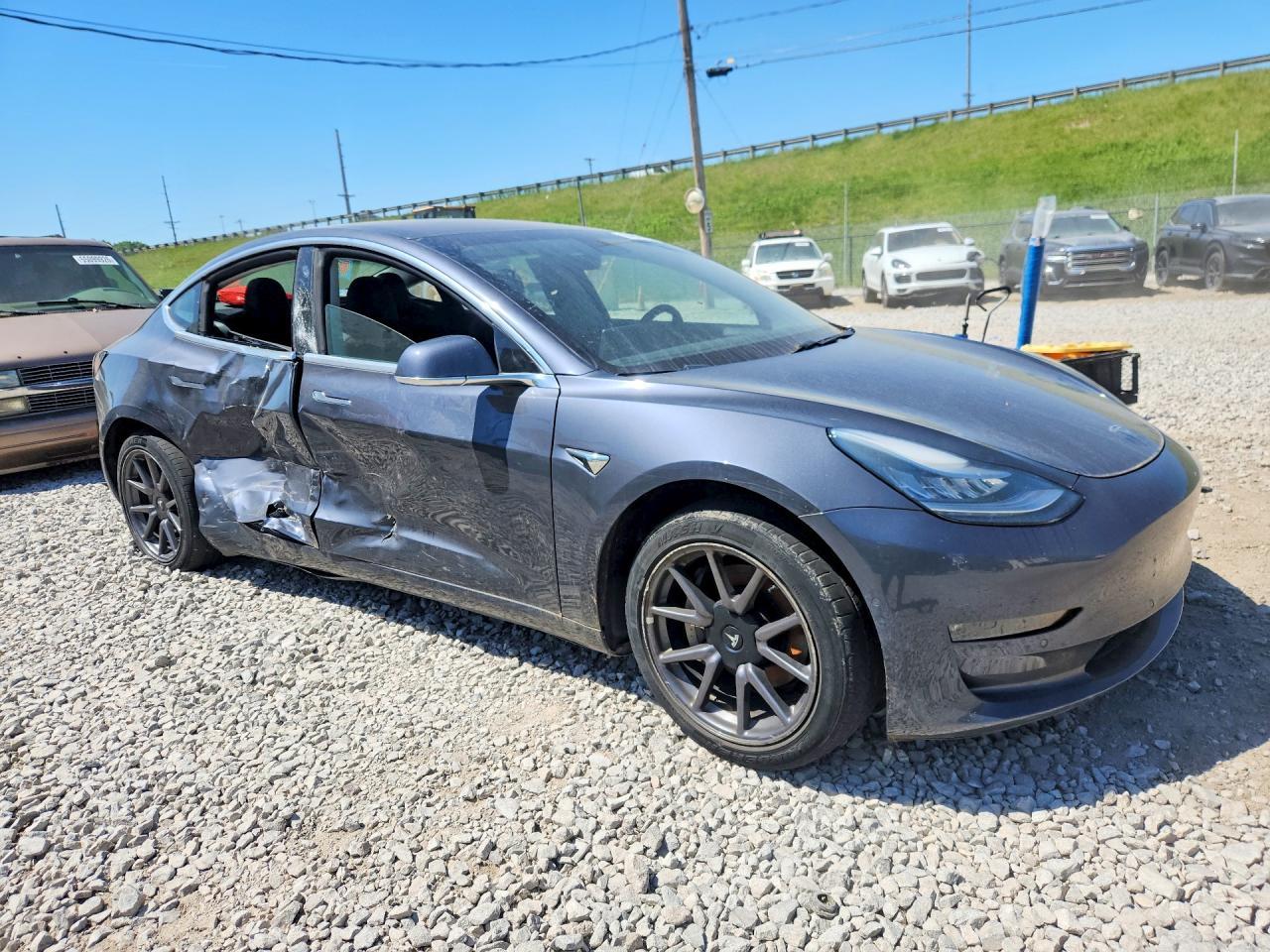 2018 Tesla Model 3 - Фото 4