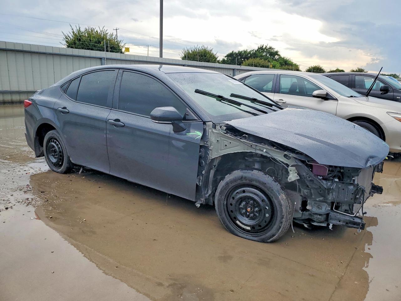 2025 Toyota Camry Se - Image 4
