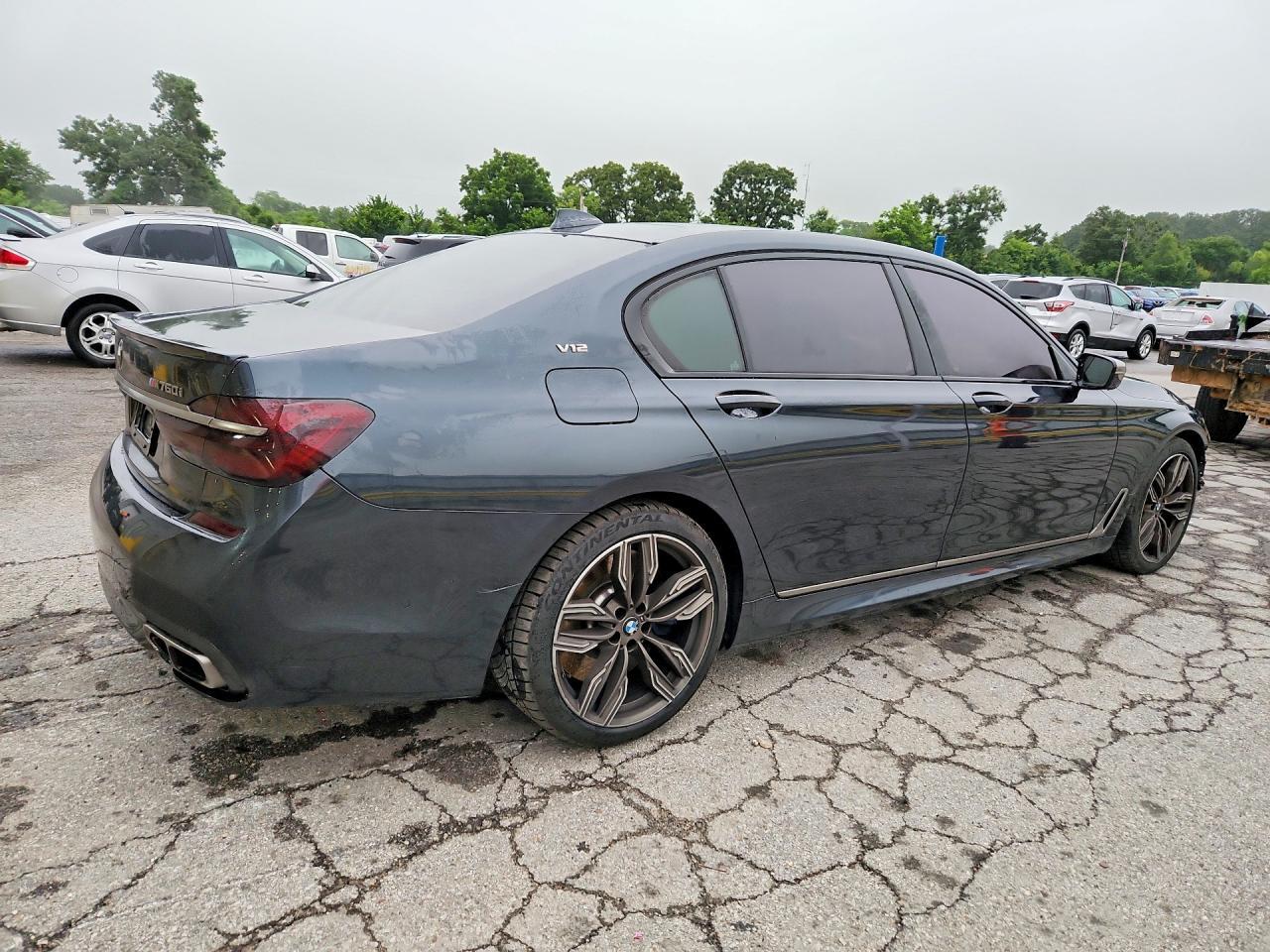 2018 BMW M760 Xi - Фото 3