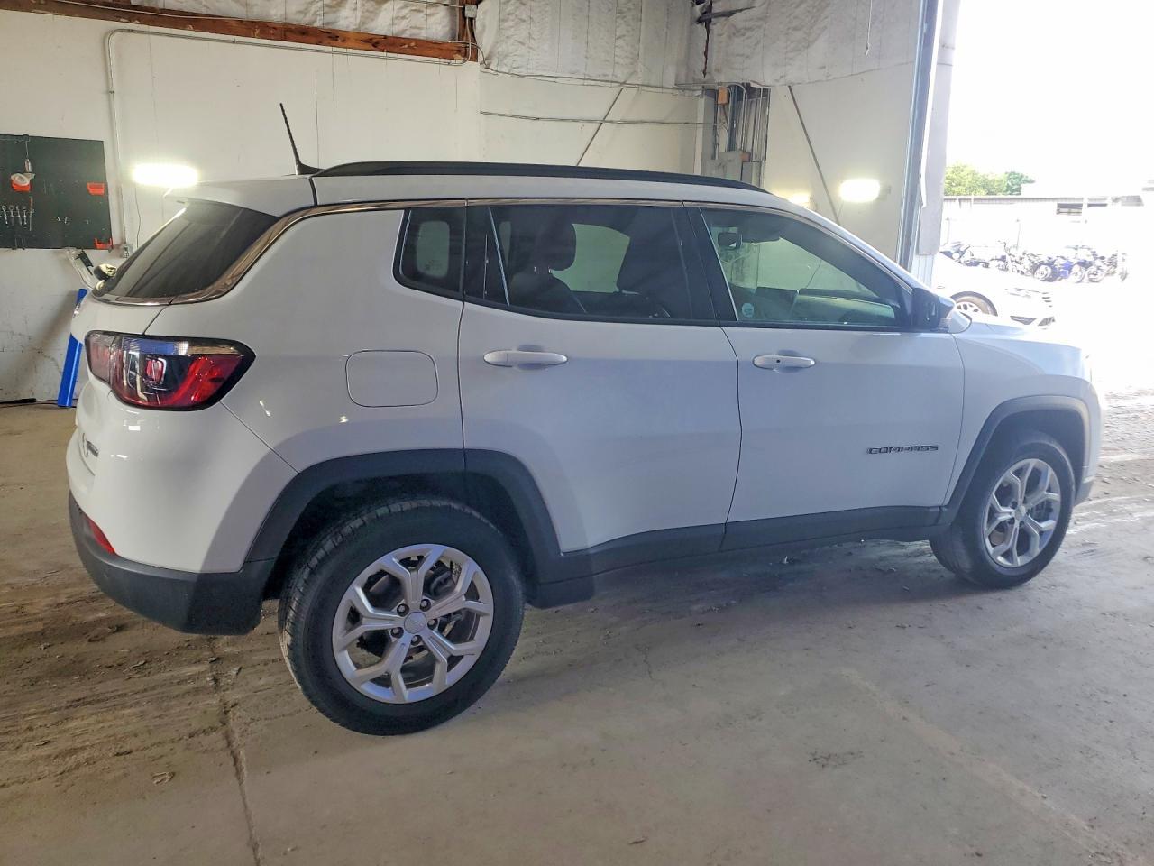 2024 Jeep Compass Latitude - Фото 3