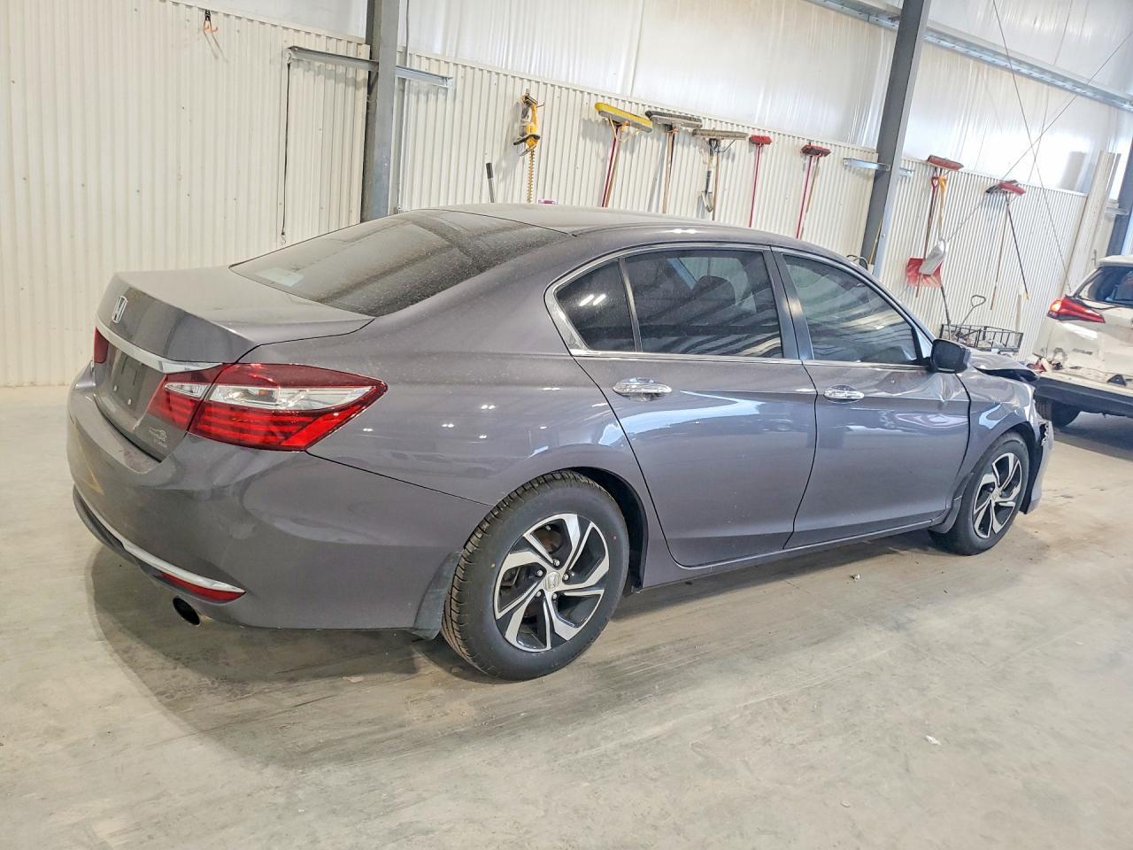 2017 Honda Accord Lx - Фото 3