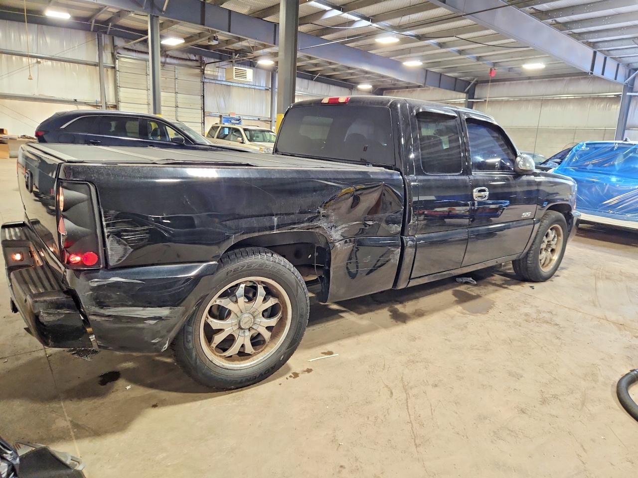 2003 Chevrolet Silverado K1500 - Image 3