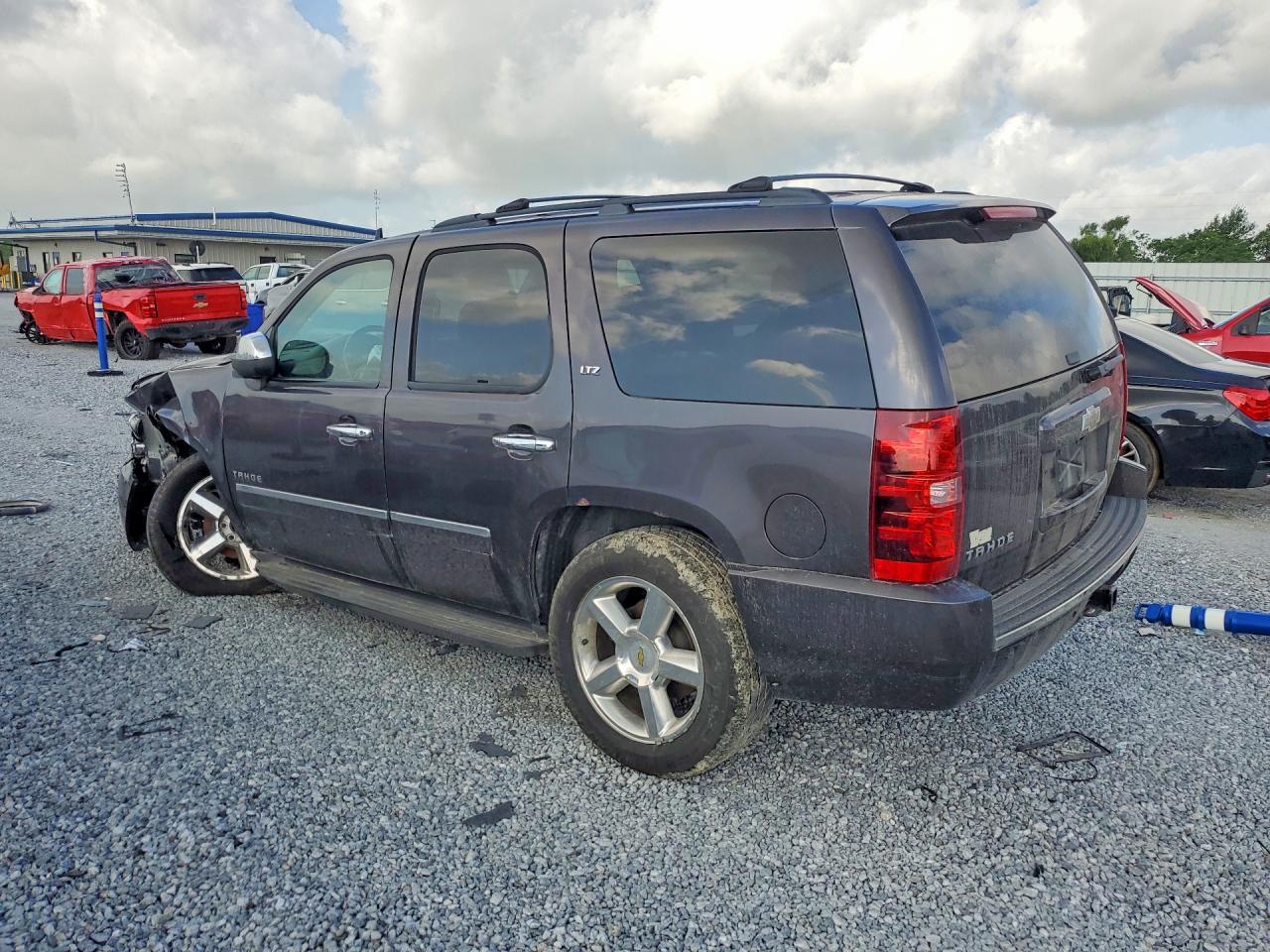 2011 Chevrolet Tahoe K1500 Ltz - Image 2