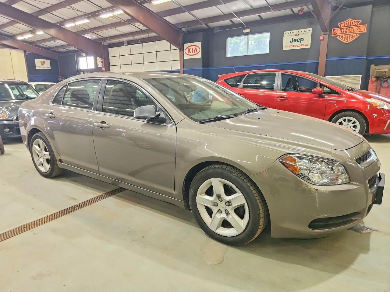 2011 Chevrolet Malibu Ls - Image 4