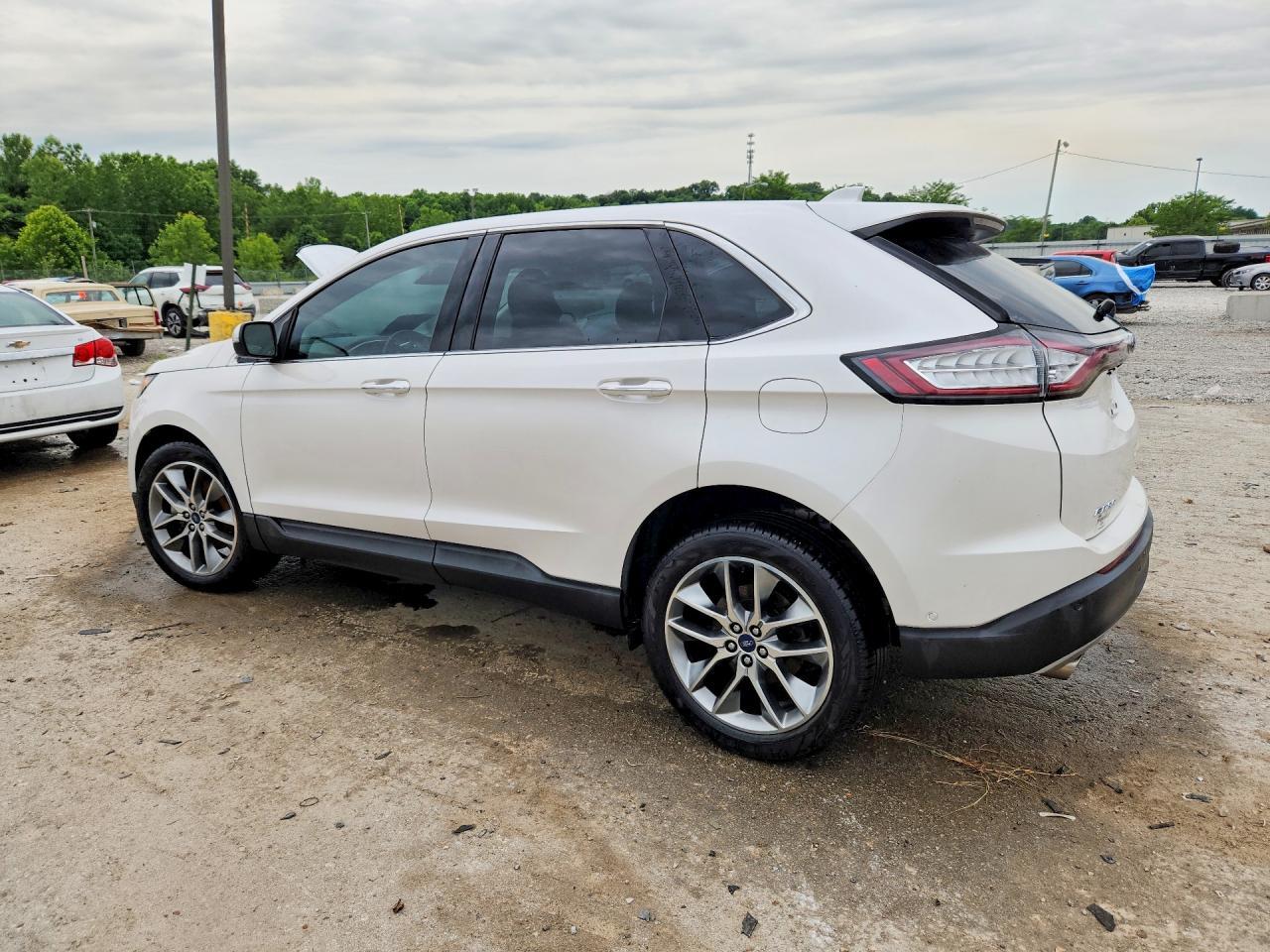 2017 Ford Edge Titanium - Фото 2