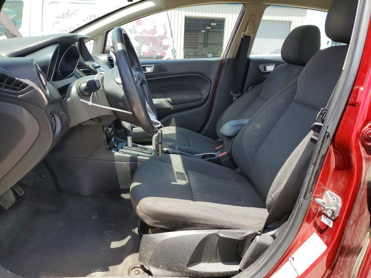2015 Ford Fiesta Se - Фото 7