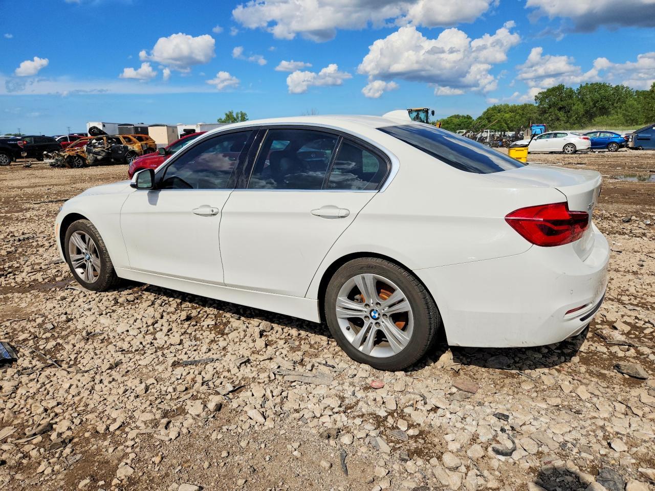 2017 BMW 330 Xi - Фото 2