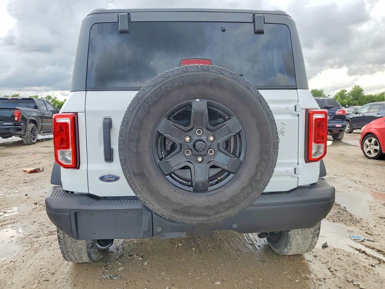 2024 Ford Bronco Black Diamond - Фото 6