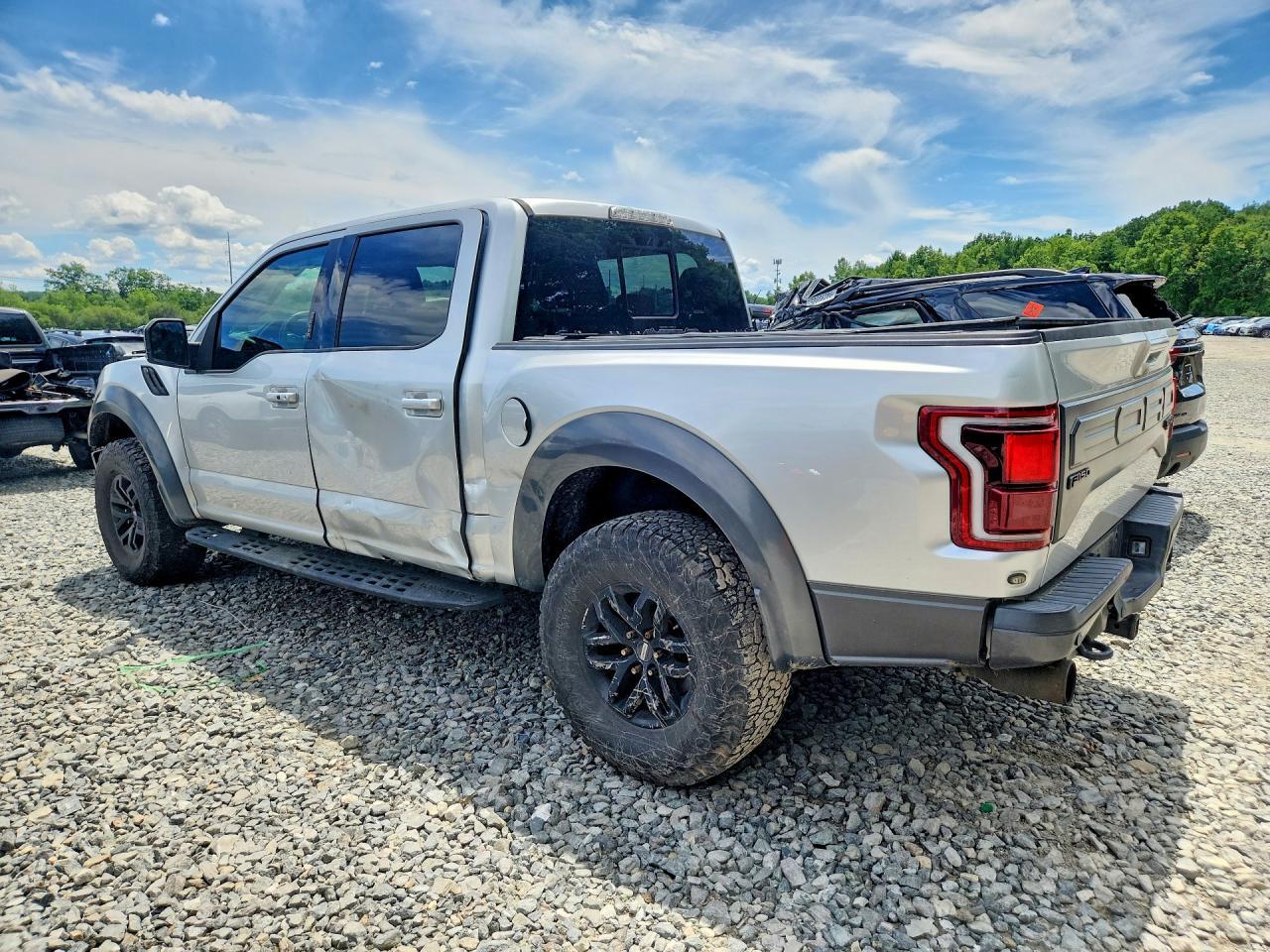 2018 Ford F150 Raptor - Фото 2